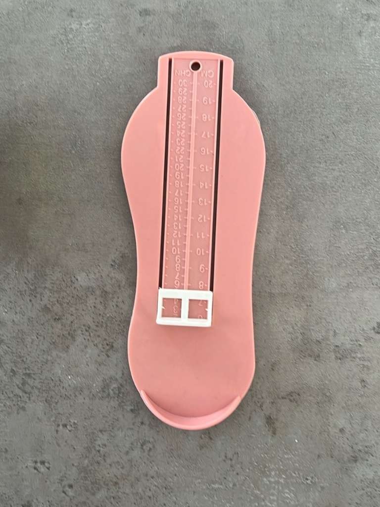 Měřič velikosti nohy